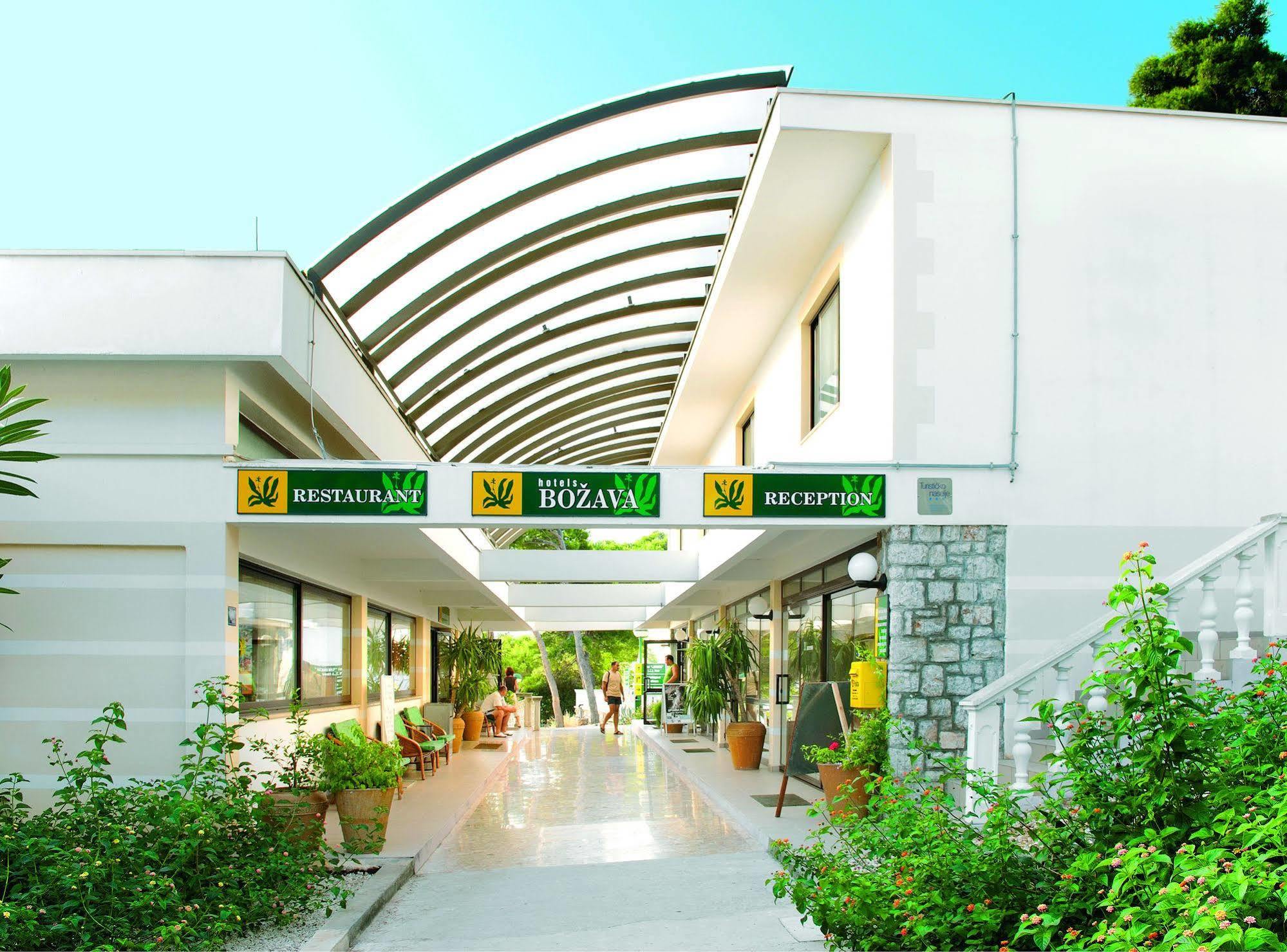 בוזאבה Hotel Lavanda מראה חיצוני תמונה