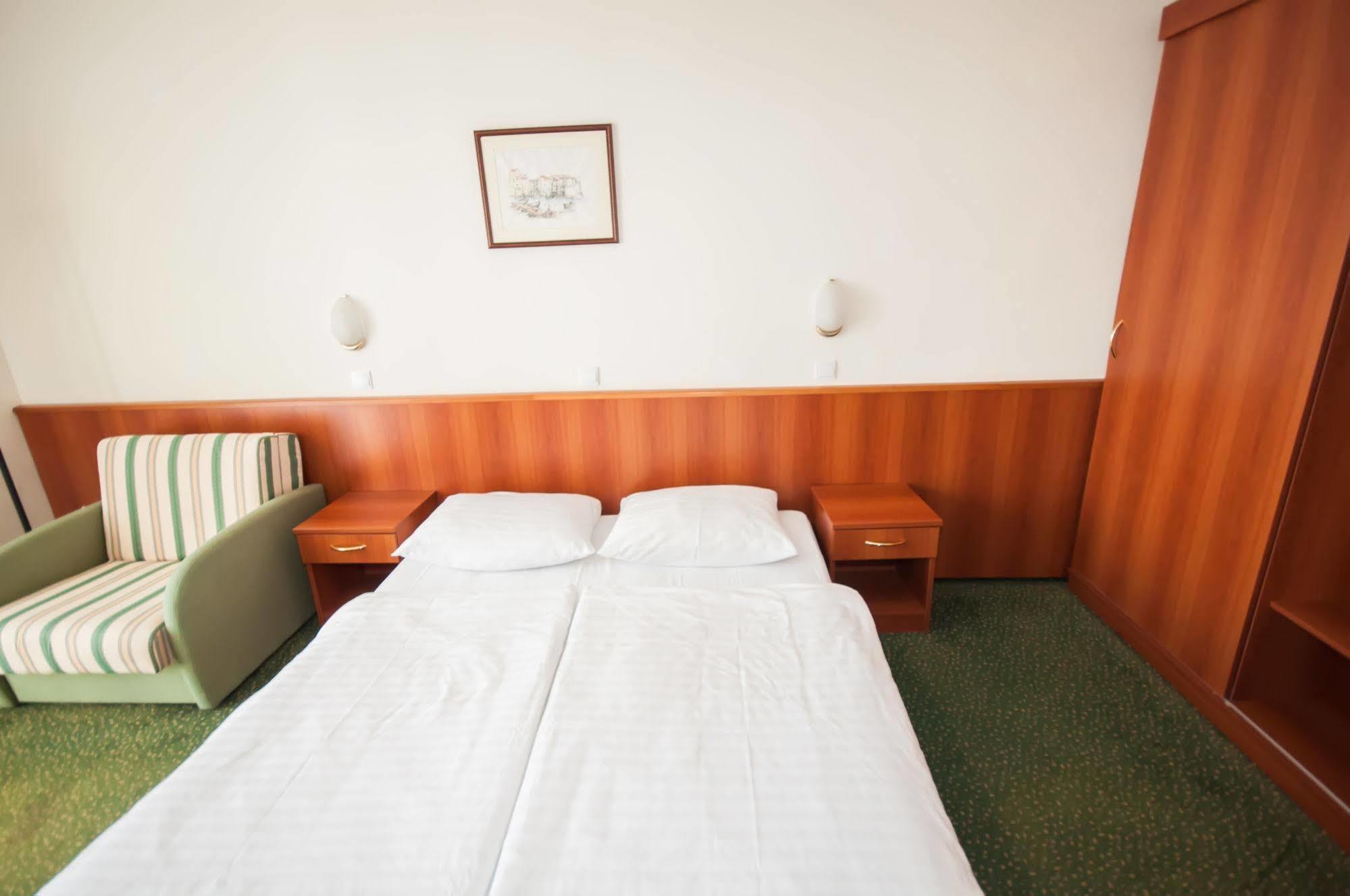 בוזאבה Hotel Lavanda מראה חיצוני תמונה